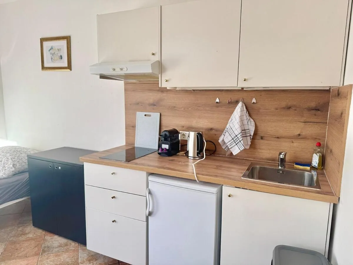 Studio Apartment With Easy Access & Parking Vienna